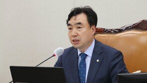 檢조사 마친 윤관석 “짜맞추기 기획수사…결백 밝힐 것”