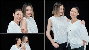 방송인 박은지, 母와 함께 화보 촬영…“시원한 이목구비, 모전여전”