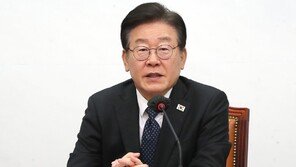 李 “폭언·모욕·위압 안 돼”… ‘대학생 정치인 개딸 문자테러’ 논란 언급하며 자제 요청