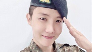 BTS 제이홉, 신병교육 수료…“남은 군 복무도 열심히”