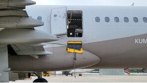 “비행기 문 이렇게 쉽게 열려?”…아시아나항공 개문 사고 전말