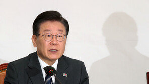 이재명 “민주, 숭고한 희생 교훈 삼아 ‘전략적 자율외교’ 나아갈 것”