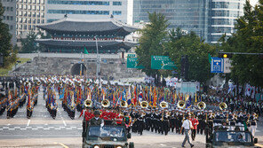 軍 국군의날 최신무기 동원 비용 ‘방산업체가 부담해라’ 논란