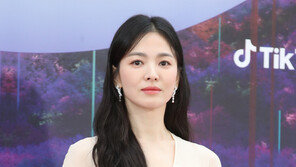 송혜교, 브루노 마스 콘서트표 ‘내돈내산’ 뒤 지인들에 선물…스타 특혜 없었다