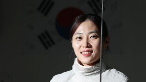 칼 거둔 사브르 맏언니 “이젠 후배들이 빛날 시간”