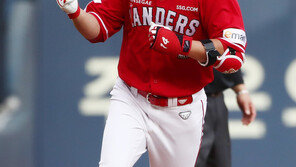 ‘야구 천재’ SSG 최정, 삼성전 연타석 홈런…통산 4번째 3800루타 달성