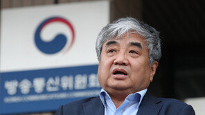 ‘TV조선 재승인 의혹’ 한상혁 방통위원장 오늘 첫 재판