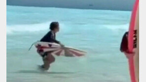 국내 서핑장서 ‘욱일기’ 보드 탄 日아이, 서퍼 항의에 제재