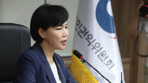 퇴임 앞둔 전현희 “권력 가진 자를 위한 정부 돼가…오염수 저지 힘보탤 것”