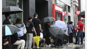 국내 상륙한 파이브가이즈… 개점 첫날부터 ‘오픈런’ 행렬