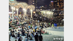‘금주령’ 시행 전 부산 광안리 민락수변공원 인산인해…이번 주말부터 단속