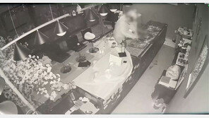 망치로 ‘쾅’ 17초만에 금은방 턴 일당…“경찰 너무 빨리왔네”