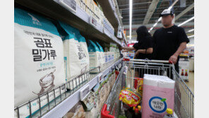 “라면값 못내려? 그럼 밀가루값부터”…식품업계 ‘긴장’