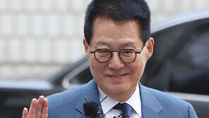 윤희숙 “세상에 정보수장이 ‘라떼는 어쩌고’ 정치나 하고…” 박지원 저격