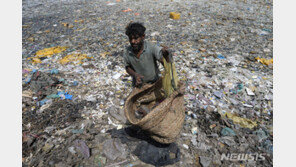 IMF·파키스탄 총리 회담…구제금융 합의 시사