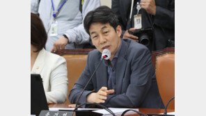 윤건영 “너무 빠르다, 대통령실 비서관 차관행…집권 후반기 패턴인데 벌써”