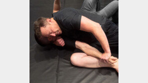 ‘1조짜리 현피’ 실현되나…머스크·저커버그 같은 주짓수 스승과 훈련