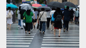 수도권 일대 호우주의보…우산 써도 무릎 아래 젖을 수준