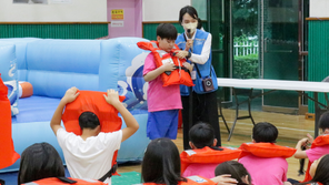 현대모비스, ‘투명우산 나눔 캠페인’ 전개… 교통별 어린이 안전 체험교육 운영