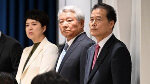 尹, 비서관 5명 차관 전진배치…“약탈적 이권카르텔 맞서 싸워달라”