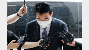 ‘빗썸 주가조작 연루’ 원영식 초록뱀 회장 구속…“증거인멸·도망 염려”