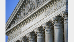 美대법원 “대입 때 소수 인종 우대는 위헌”