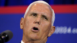 美펜스, 우크라 깜짝 방문…푸틴 러 군대 장악력 의심