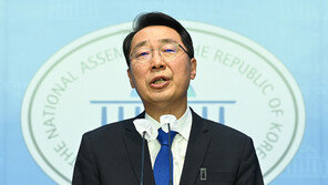 윤영찬 “尹, 검찰개혁 거부 쿠데타로 대통령…극단화는 집권 정당성 확보 차원”