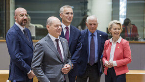 EU 정상, 우크라 안보 약속 논의…“푸틴 약해지면 위험”