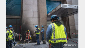 뉴욕 맨해튼 명소 ‘티파니앤코’ 매장 불탔다