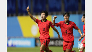 ‘21년 만에 우승 도전’ U17, 아시안컵 4강서 우즈벡 제압…결승 한일전 성사