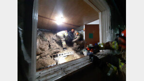 “아내는 구했는데 14개월 딸이…” 340㎜ 폭우가 앗아가 