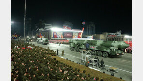 평양 김일성 광장에 ‘붉은 점’ 등장…27일 열병식 개최 여부 주목