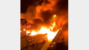 프랑스, 이민자 소년 사살에 사흘째 폭동…시위대, 소총도 사용 [영상]