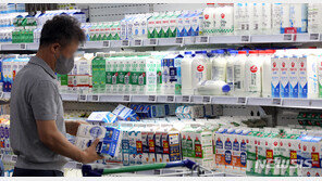 빵·과자 가격 기껏 내려놨더니…“8월 ‘밀크플레이션’ 올까” 우려