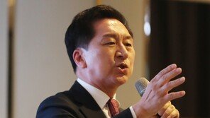 “민주, 마약에 도취” “수조 물 떠먹는 ‘국짐당’”…여야 막말 전쟁