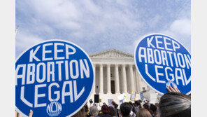 보수 6 vs 진보 3… 작년 ‘낙태권 폐기’ 이후 잇단 보수적 판결 