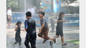 ‘최고 35도’ 전국 대부분 폭염특보,남부지방엔 물폭탄…서울 24~34도, 부산 23~28도