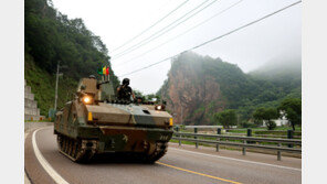 “태백산맥 너머 동해안까지” 102기갑여단, 군단 통합 후 첫 기동훈련