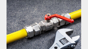 “잘사는 꼴 보기 싫어” 에어컨·인터넷·가스 망가뜨리고 다닌 60대