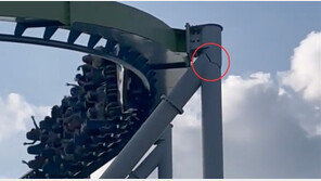 99m 높이 공포의 롤러코스터…꼭대기 기둥 ‘뿌지직’ 쪼개져