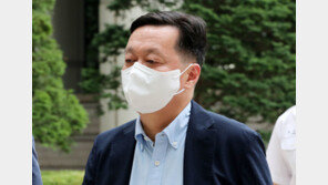 “낮에 외출 반복” vs “잠만 자면 돼”…‘정진상 거주지 제한’ 공방