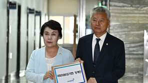 국힘 ‘윤영찬’ 민주 ‘김기현’…윤리위 제소 신경전