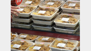 초복 앞두고 생닭 가격 오름세…치킨 프랜차이즈들은 “인상 계획 없어”