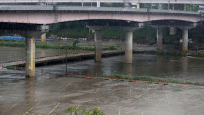 서울 호우특보에 ‘반지하 대피체계’ 가동…하천 출입통제