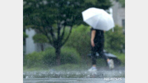 [날씨]오전까지 전국에 강한 비…낮엔 한여름 더위