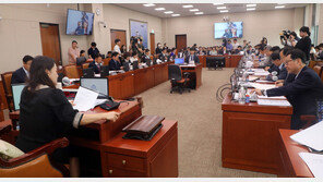 국힘 “이재명 한마디에 소금 사재기”…민주 “수조물 마시며 여론 호도”