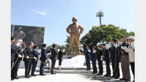 6·25 격전지 다부동에 ‘백선엽 동상’ 제막… 文정부때 넣은 ‘친일파’ 표현 삭제 추진도 