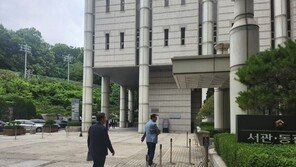 ‘1억 뒷돈’ 한국노총 전 간부 “윗선에 수천만원 줬다”…경찰, 수사 착수