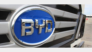 “테슬라와 격차 더 벌렸다”…中 BYD, 전기차 판매 1위